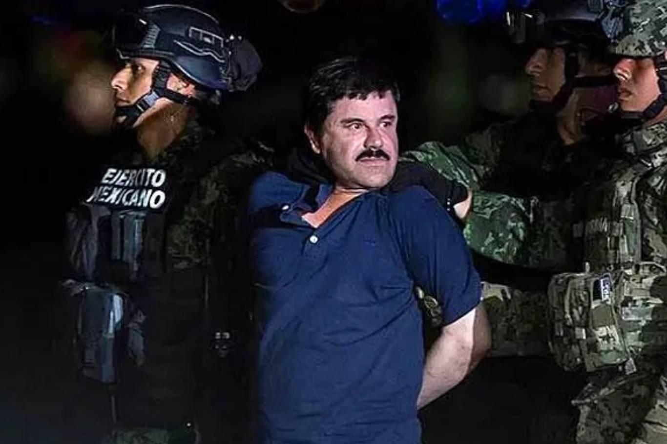 Binlerce kişiyi öldürten ve zehirleyen “El Chapo”nun annesi ve cumhurbaşkanı aynı karede Binlerce kişiyi öldürten ve zehirleyen “El Chapo”nun annesi ve cumhurbaşkanı aynı karede